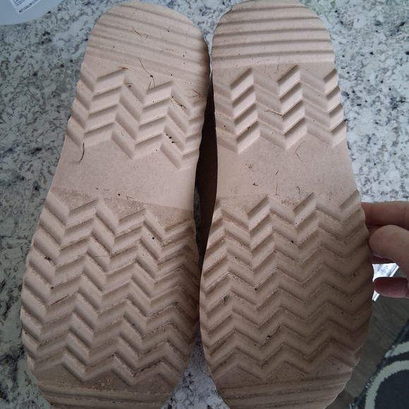 Altar'd State Tan Slippers Size 9 - Picture 3 of 8